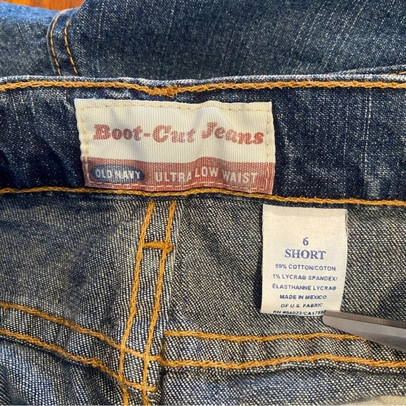 OLD NAVY VINTAGE Women's size 6 Blue Distressed Bootie Jean Cutoff Shorts - Picture 4 of 5